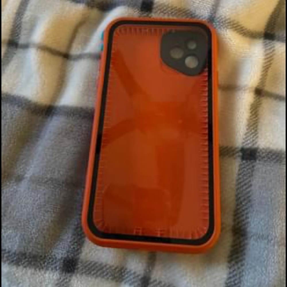 Life proof case for iPhone 11